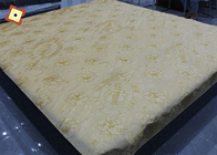 Colchão tecido 100 poliéster tecido acolchoado urdidura tricotado banhado a ouro padrão impresso